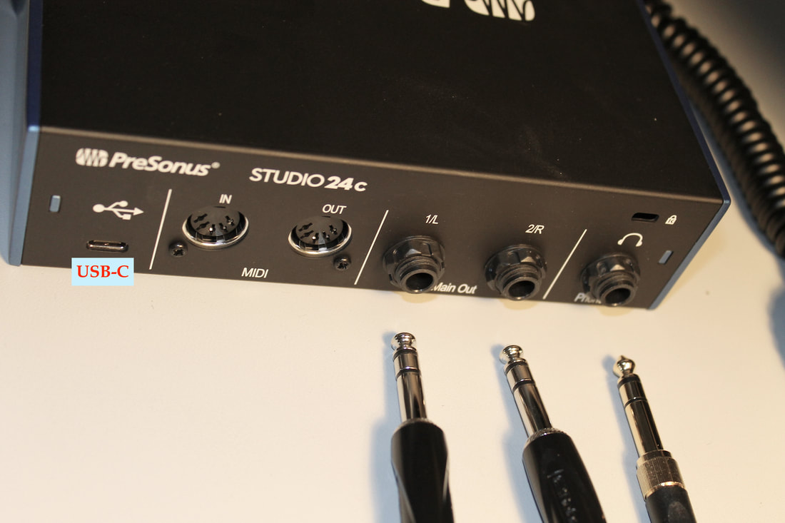 Output connections on the audio interface